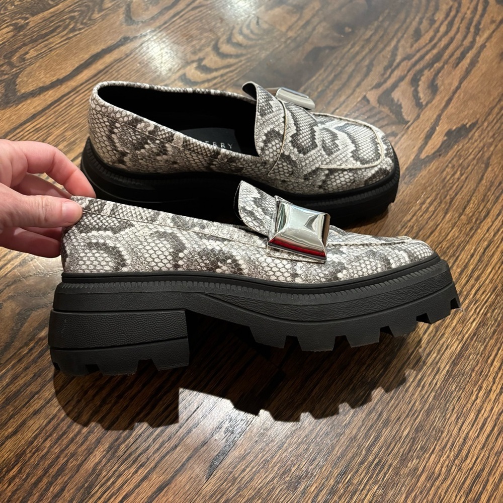 Katy Perry Geli Combat Loafer snakeskin chunky lug sole urban chic 8.5
